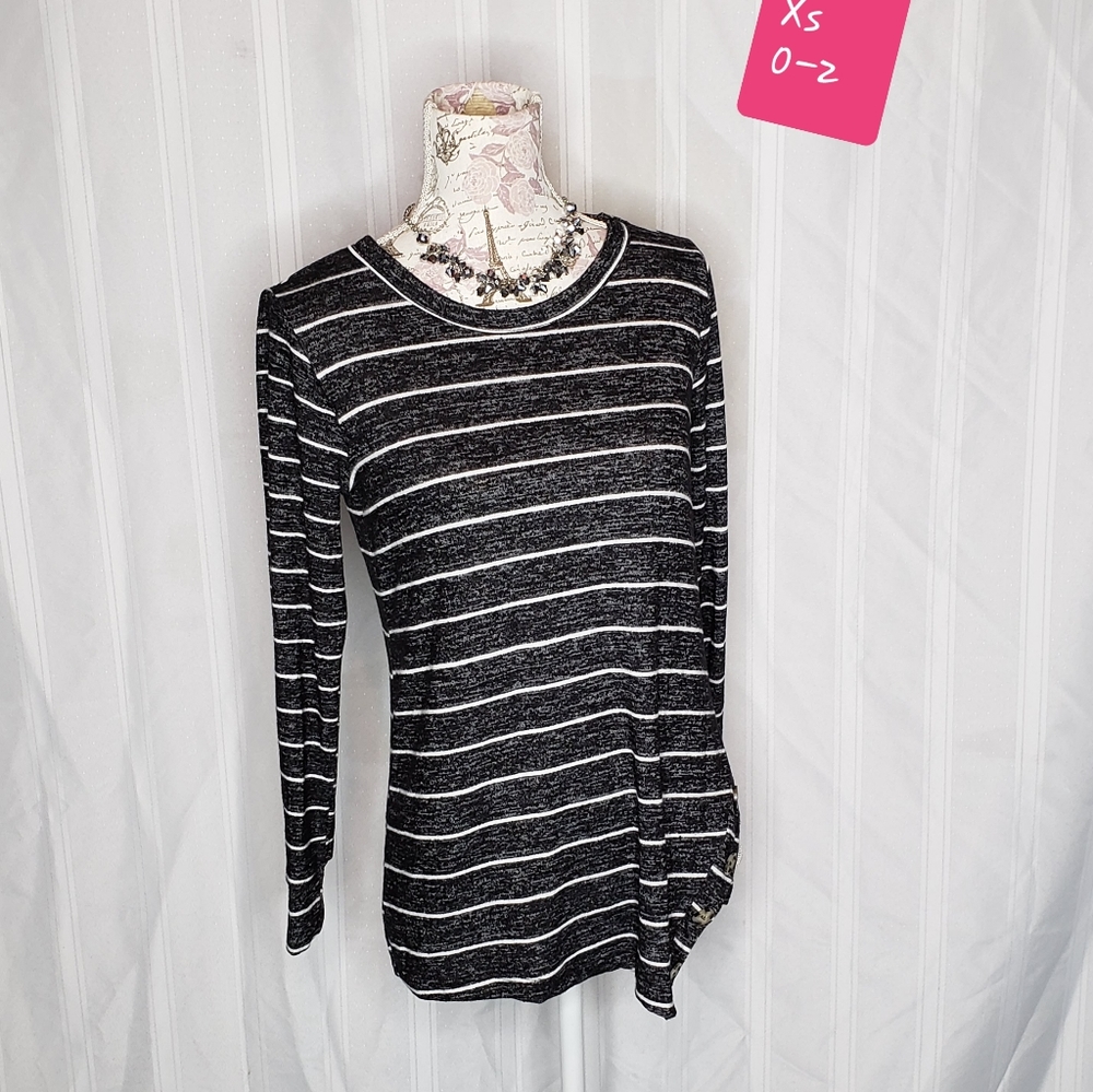 Xs Side Button Sweater By A&D
